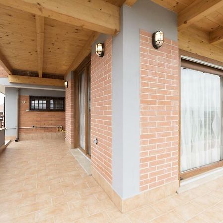 דירות צ'יאמפינו Peperino Attic Flat מראה חיצוני תמונה