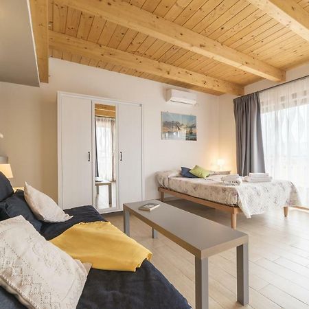 דירות צ'יאמפינו Peperino Attic Flat מראה חיצוני תמונה