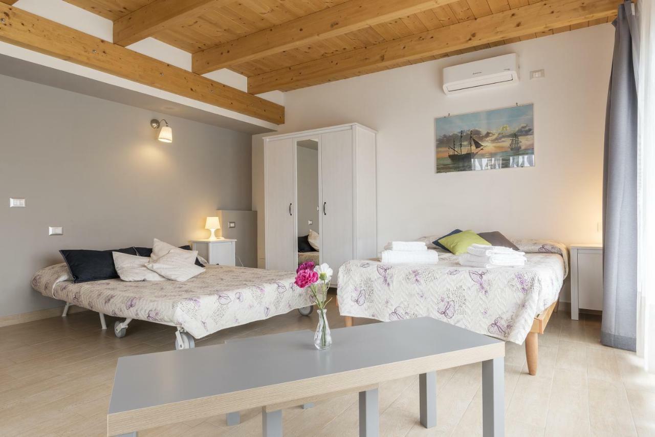 דירות צ'יאמפינו Peperino Attic Flat מראה חיצוני תמונה