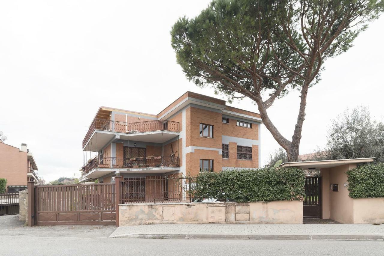 דירות צ'יאמפינו Peperino Attic Flat מראה חיצוני תמונה