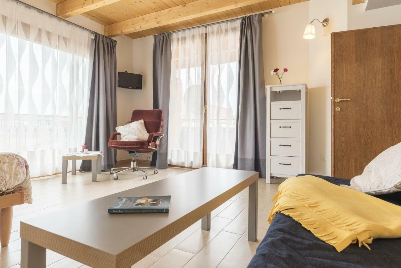 דירות צ'יאמפינו Peperino Attic Flat מראה חיצוני תמונה