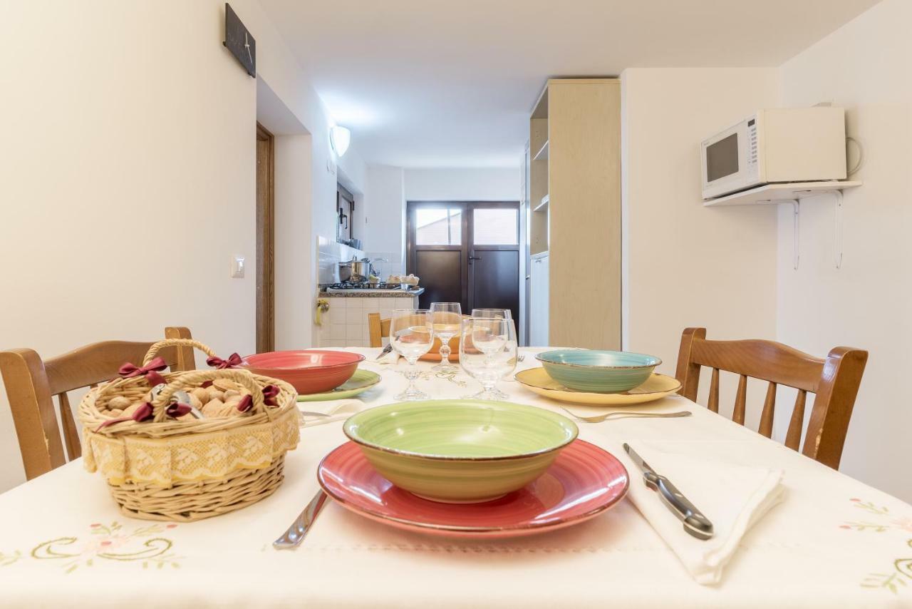 דירות צ'יאמפינו Peperino Attic Flat מראה חיצוני תמונה