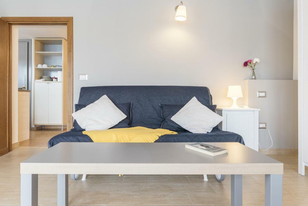 דירות צ'יאמפינו Peperino Attic Flat מראה חיצוני תמונה